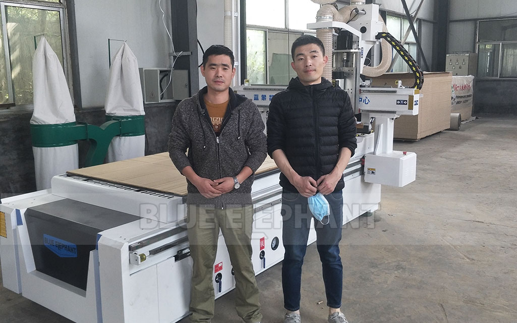 广东东莞客户订购板式家具生产线