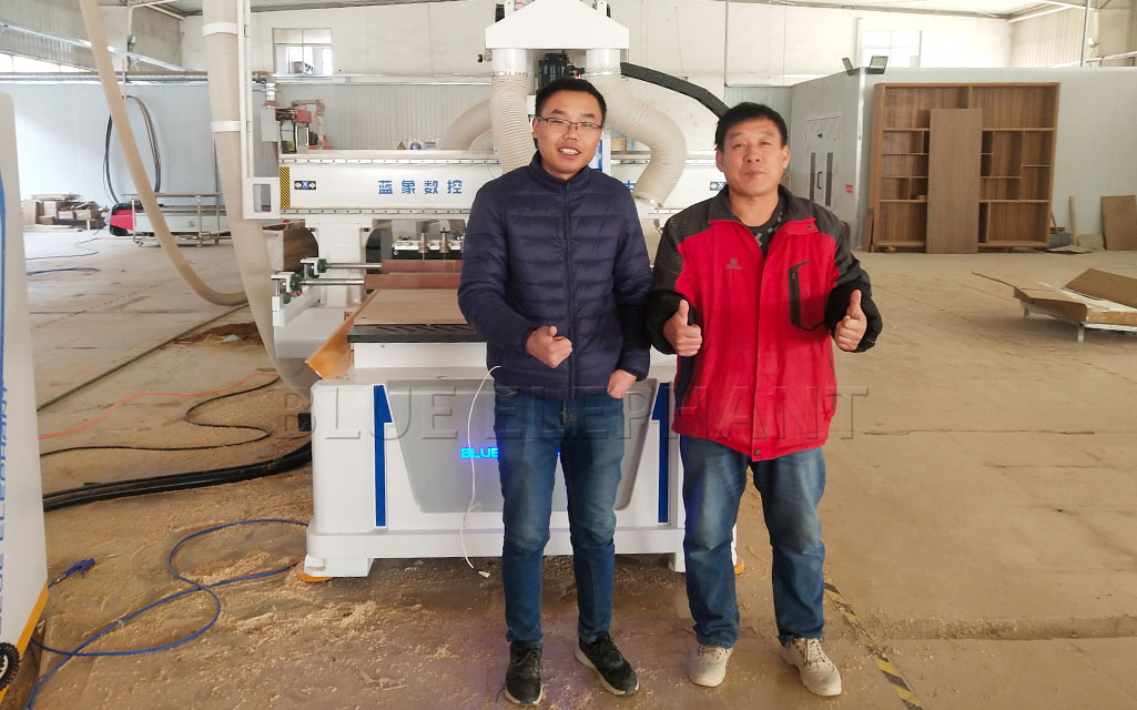 广东威海XX家具厂订购板式家具生产线